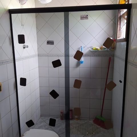 Box com perfis pretos