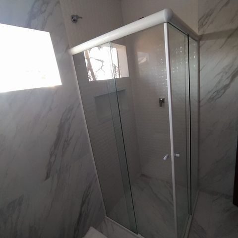 Box de banheiro instalado pela Floripa Sul Glass